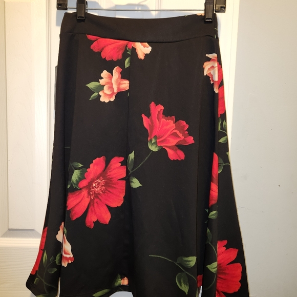 NWT see you Monday floral skirt - Picture 2 of 4